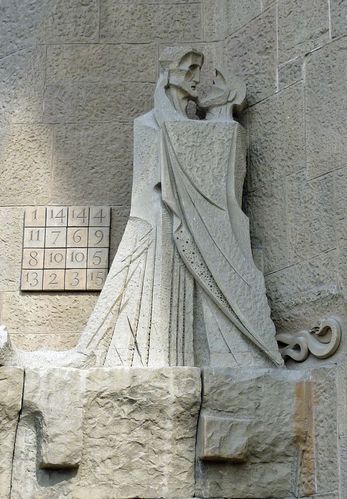Sagrada Familia portail de la passion le baiser de Judas