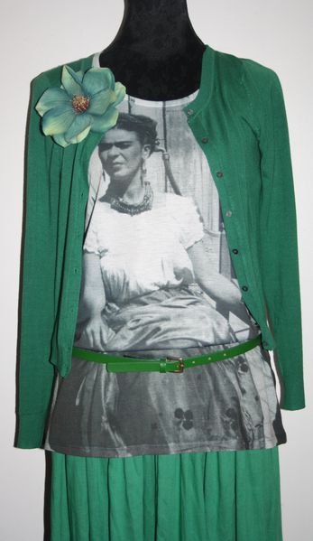 T-shirt-Frida-Kahlo-ZARA-gilet-vert-Mango-fleur-H-M.jpg