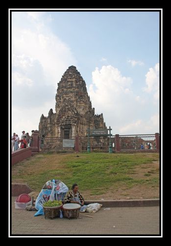 b03 Temple Singes