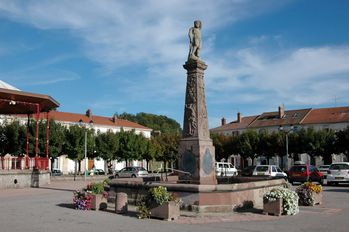 BRUYERES---Fontaines-en-photos-et-CPA 0162 DxO