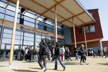 Lycee-du-Pays-de-Conde.jpg