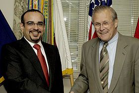 Rumsfeld et Salman ibn Hamad ibn Isa Al-Khalifa