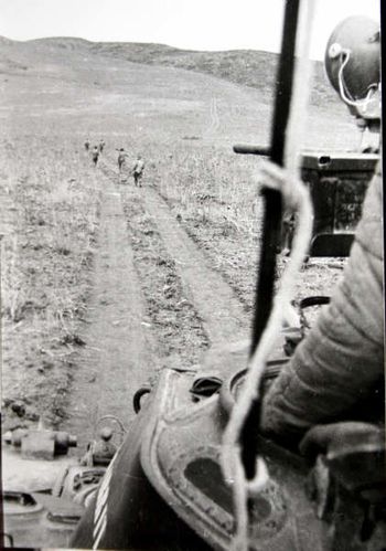 Ouverture de la route M'raou à Sakiet avec M24 du 4e RH