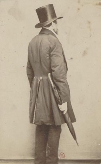 Charles-Valentin Alkan en tenue de ville vu de dos