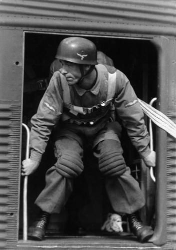 Fallschirmjäger Unteroffizierlrg