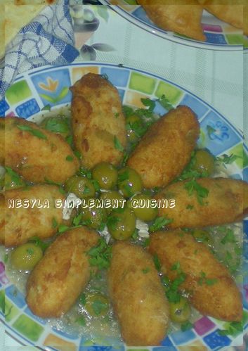 croquettes de poulet et riz en sauce blanche