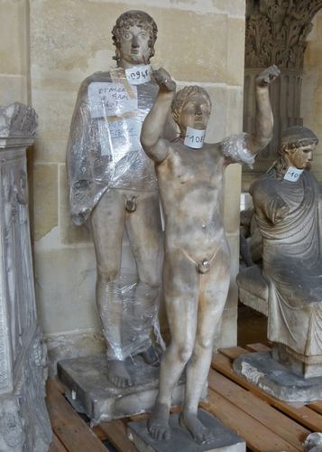 Galerie Moulage Versailles hommes à réparer