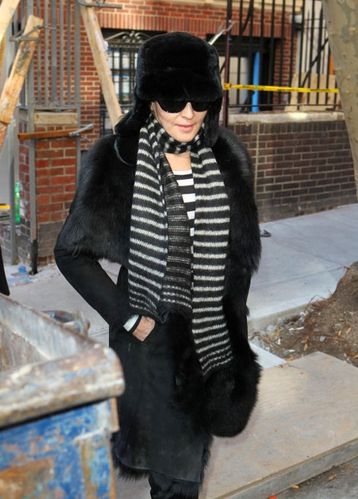 11-02-10-madonna-in-new-york-0210-021.jpg