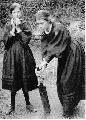 virginia-woolf-and-vanessa-bell.jpg