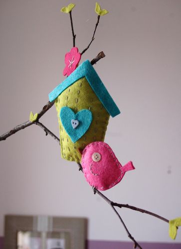 Petit-oiseau-sur-sa-branche-2661-copie-1.JPG