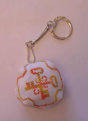 didine-biscornu-clefs02.jpg