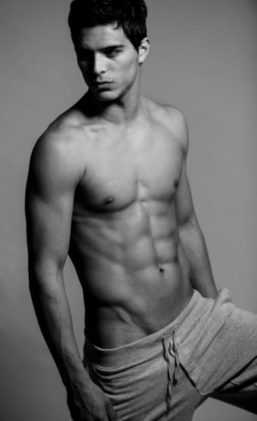 Steven-Brocos-Hot-Model-Burbujas-De-Deseo-04-482x790.jpg