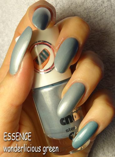 ESSENCE-wonderlicious-green-02.jpg