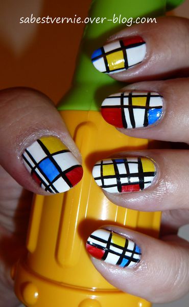 Nail-art-inspire-par-une-oeuvre-d-art-Piet-Mondrian.jpg