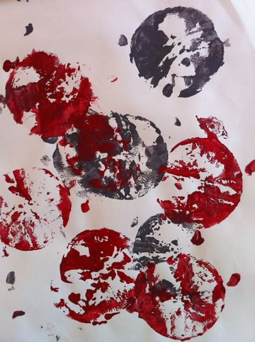 Pomme de reinette et pomme d'api l'art de rien... Tapis gris et rouge