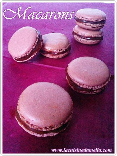 macaron-caramel-chocolat--2-.JPG