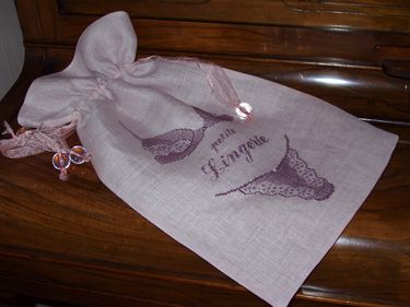 Pochette petite lingerie