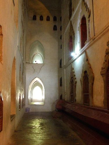 Bagan interieur temple