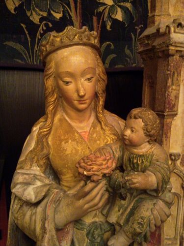Vierge à l'enfant, Musée du Moyen-Age, Cluny, Paris Vierge à l'enfant, Musée du Moyen-Age, Cluny, Paris