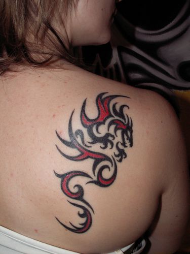 tatouage dragon tribal