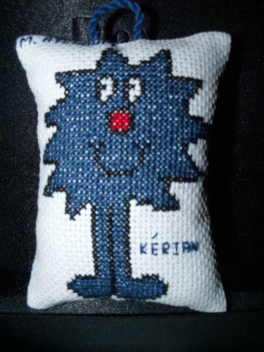 monsieur-atchoum-brode-par-karine.jpg