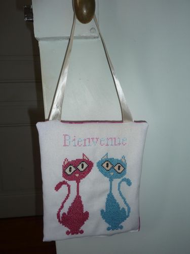 bienvenue chat brodé par laurence