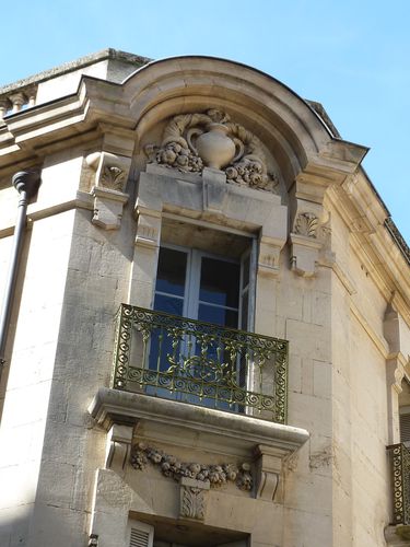 Arles façade d'Hôtel