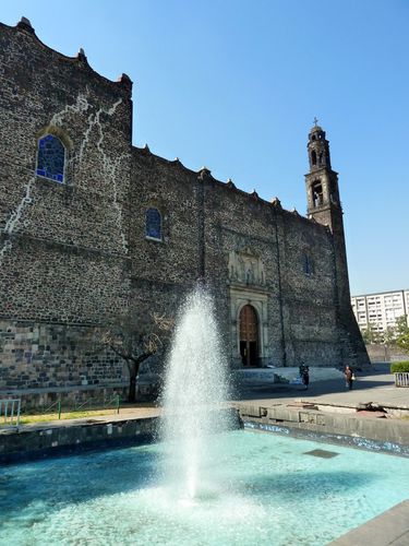 tlatelolco-santiago-mexico.JPG