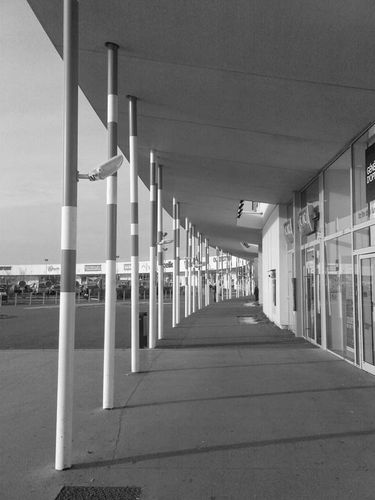 ShoppingCenter01.JPG