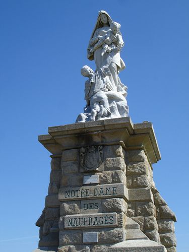 8711-ND-des-Naufrages-Pointe-du-Razi.jpg