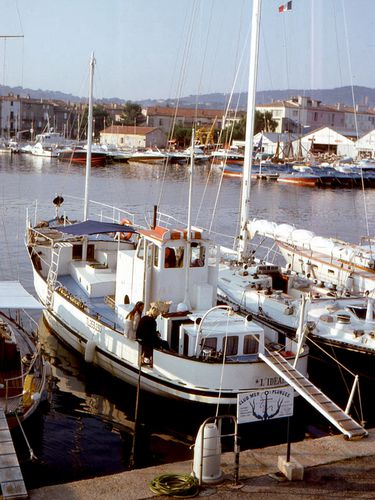 0025-SAINT-TROPEZ-1973-Port-le-matin.jpg