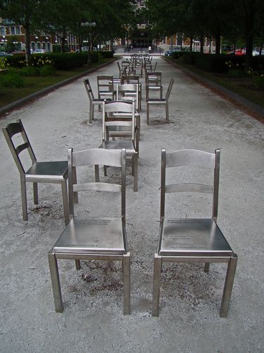 3704-MONTREAL-Les-Chaises.jpg