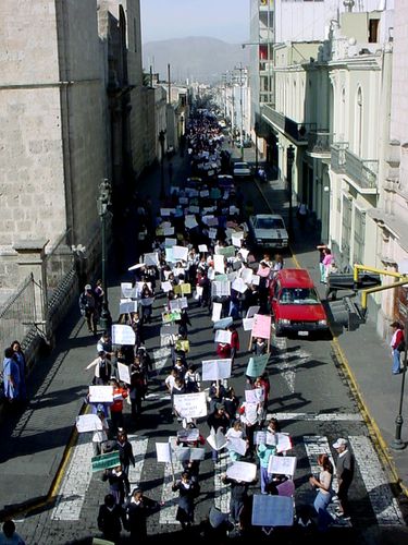 0263-1008-AREQUIPA-Manifestation-etudiants.jpg