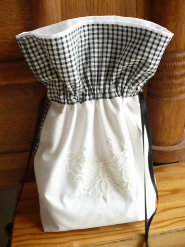 pochon broderie traditionnelle