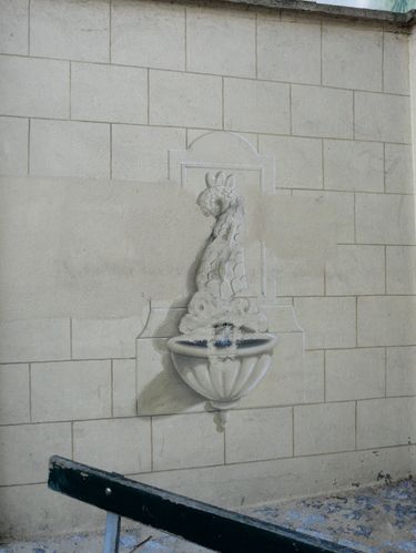 J'aime bien voir toutes ces briques empilées en trompe l'oeil...