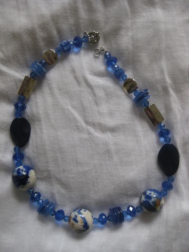 COLLIER BLEU