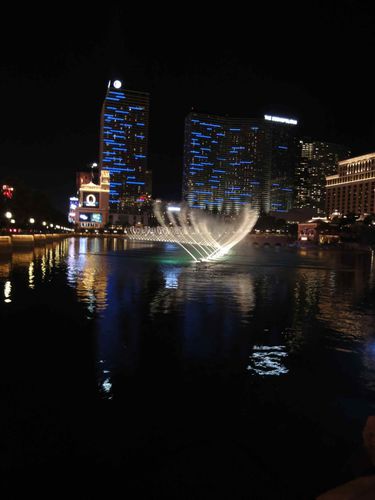Las-Vegas-3-by-night-specta