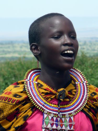 Femme Masaï chante