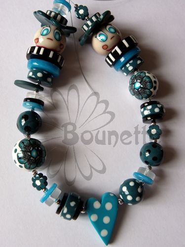 collier-bou-nenettes-bleu1.jpg