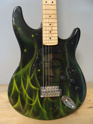 guitare-personnalisee--2-.JPG