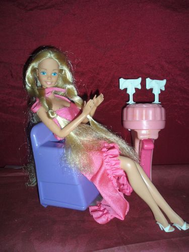 Barbie-Twirly-Curl-82.jpg