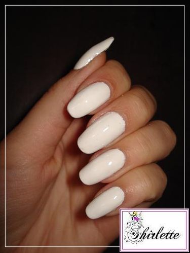 Vernis à ongles blanc Konad