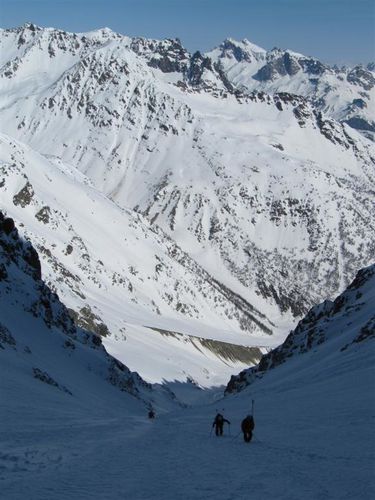 2010-04-10-11-couloir-Davin-pic-du-lac-de-Combeynot-014--La.jpg