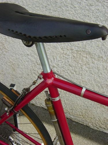 R-Tige-de-selle-Peugeot.jpg