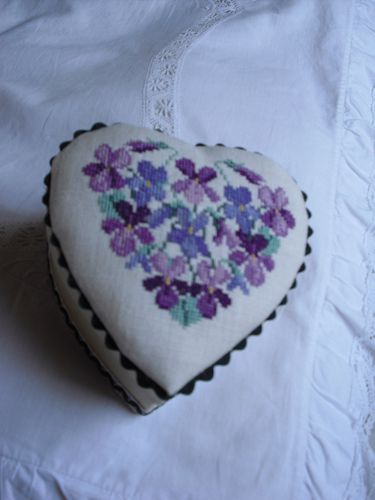 Coeur aux violettes