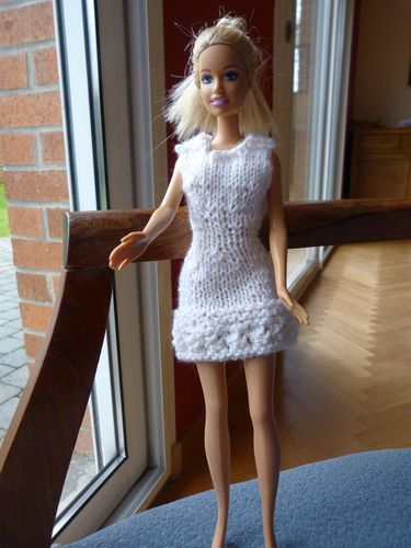 Libellule tricot barbie robe blanche A