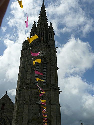 Josselin-son-eglise--4-.jpg