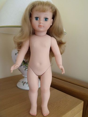 Petitcollin---Marie-Francoise-classique-blonde-aux-yeux-bl.jpg