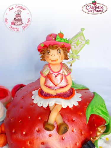 Charlotte-aux-fraise-en-pate-a-sucre.jpg
