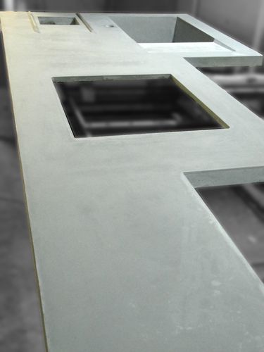 ilot-beton-vue-sur-plan-de-cuisson.jpg